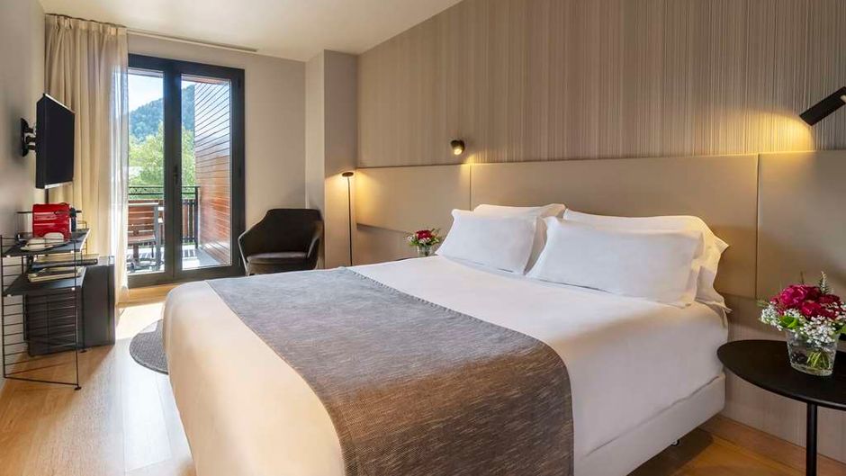 NH Collection Andorra Palome Room