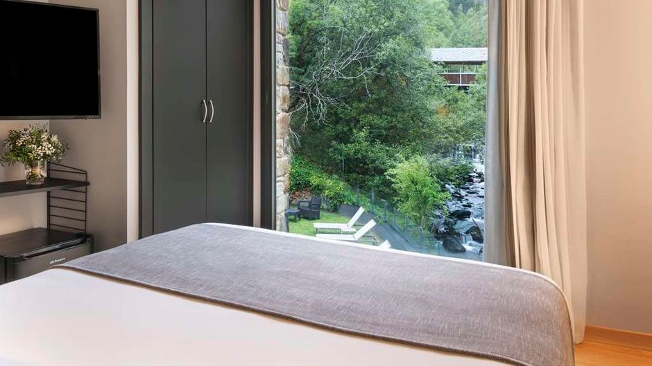 NH Collection Andorra Palome Room