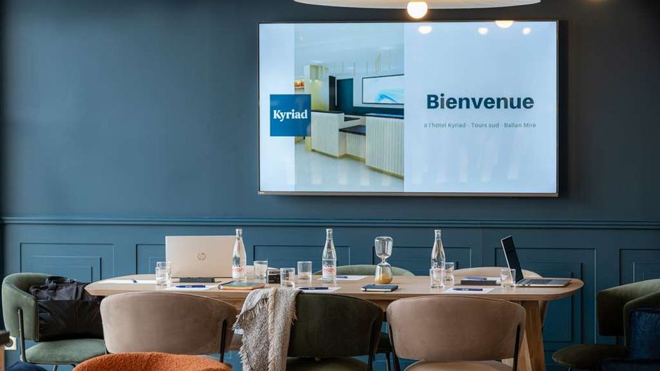 Hotel Kyriad Tours Sud - Ballan Mire Lobby