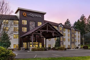 La Quinta Inn & Suites by Wyndham