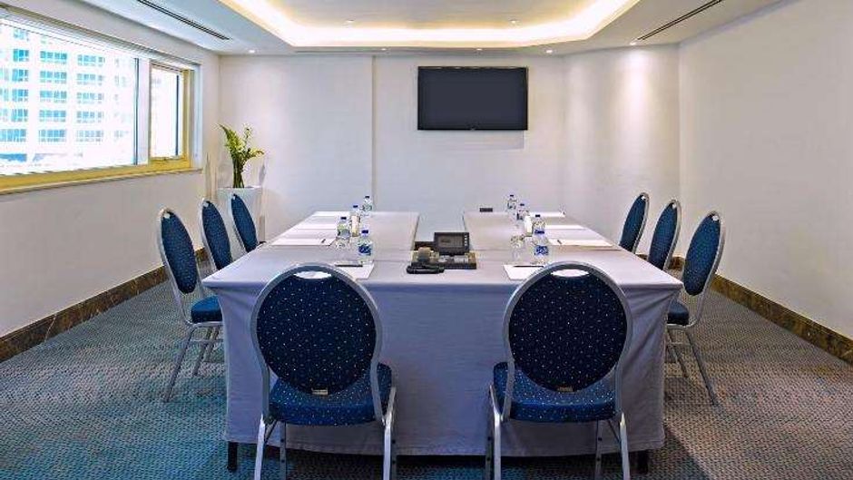 Somewhere Hotel Apartment - Dubai Meeting
