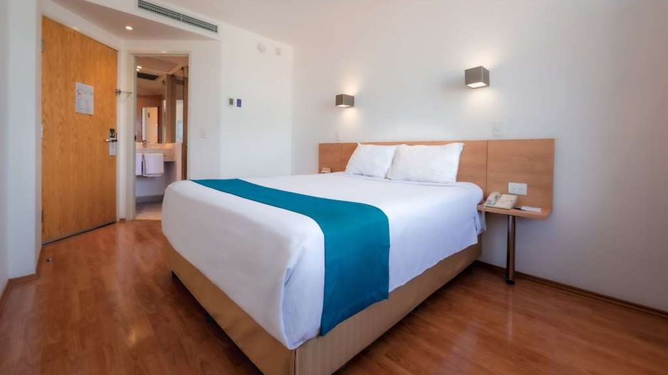 Sleep Inn Leon Antares Room