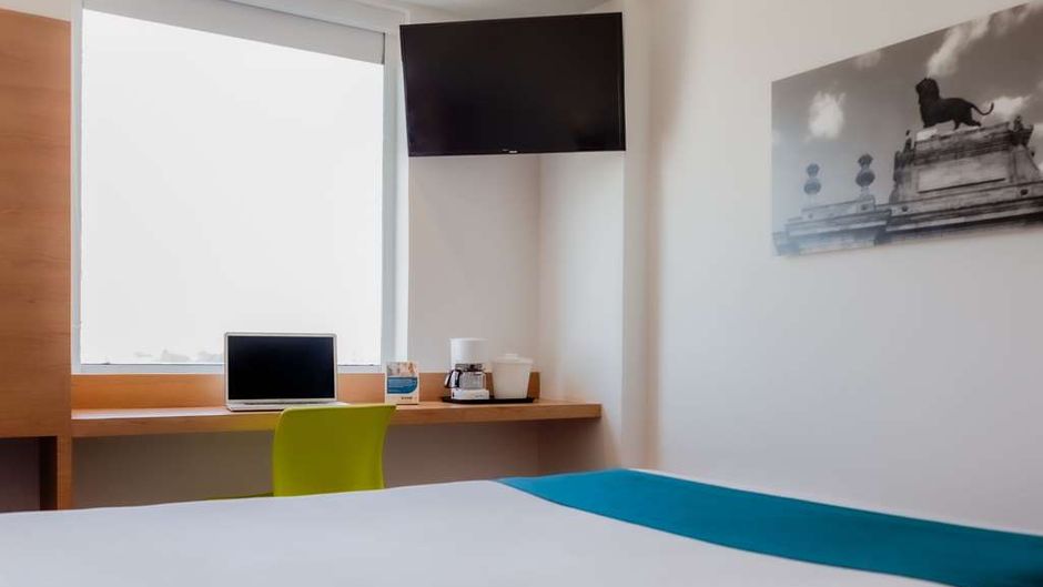 Sleep Inn Leon Antares Room