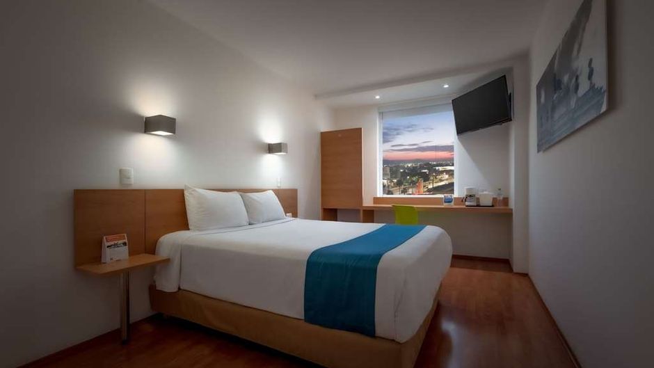 Sleep Inn Leon Antares Room