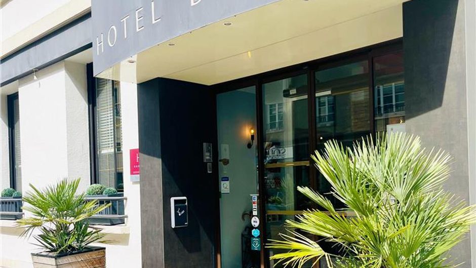 Bristol Hotel Exterior