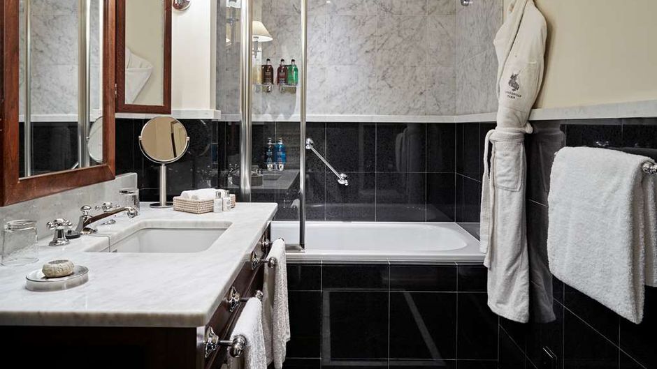Hotel la Tremoille Room