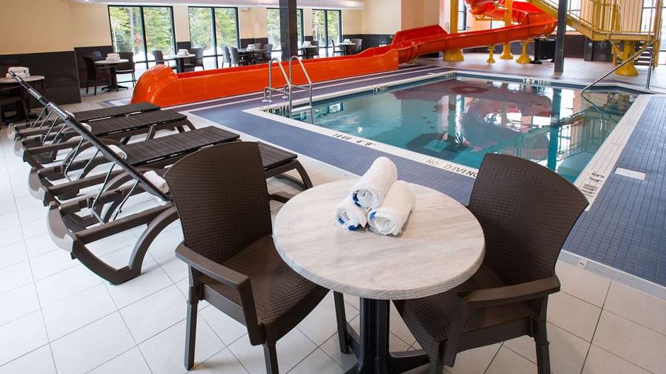 Chateau Fredericton Trademark Coll Pool