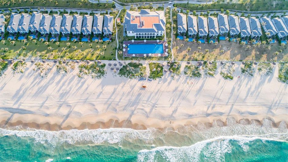 Melia Vinpearl Cam Ranh Beach Resort Beach