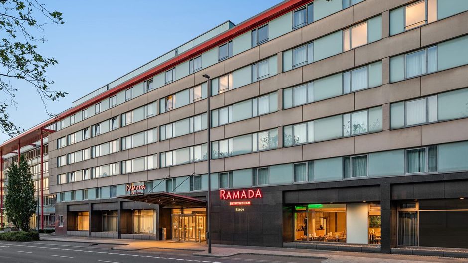 Ramada by Wyndham Essen Exterior