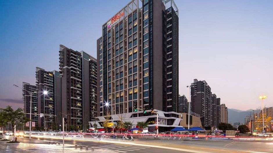 Ramada Encore by Wyndham Enshi Exterior
