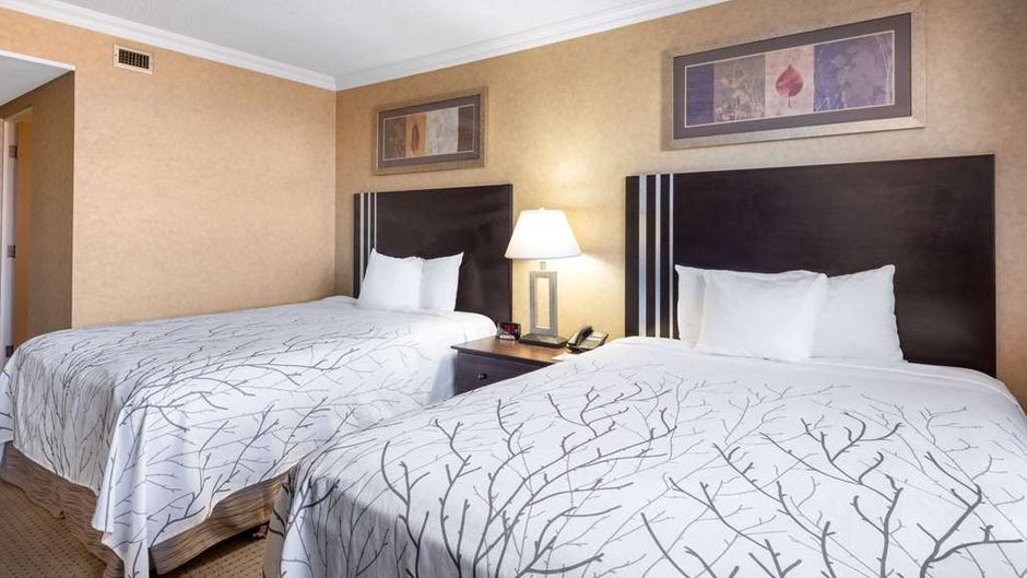 Travelodge by Wyndham Prince Albert Room