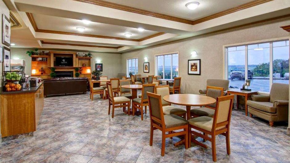Clarion Pointe Rimbey Restaurant