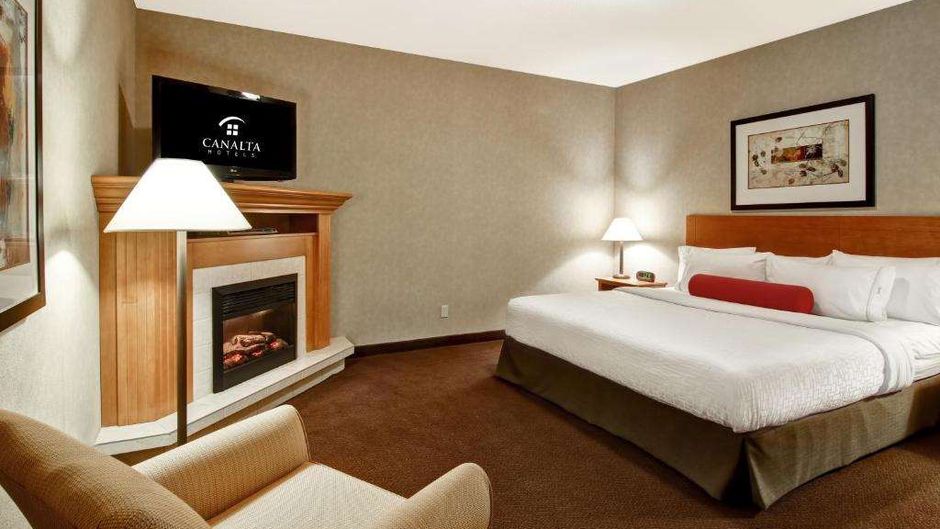 Clarion Pointe Rimbey Room
