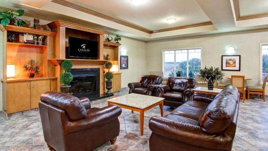 Clarion Pointe Rimbey Suite