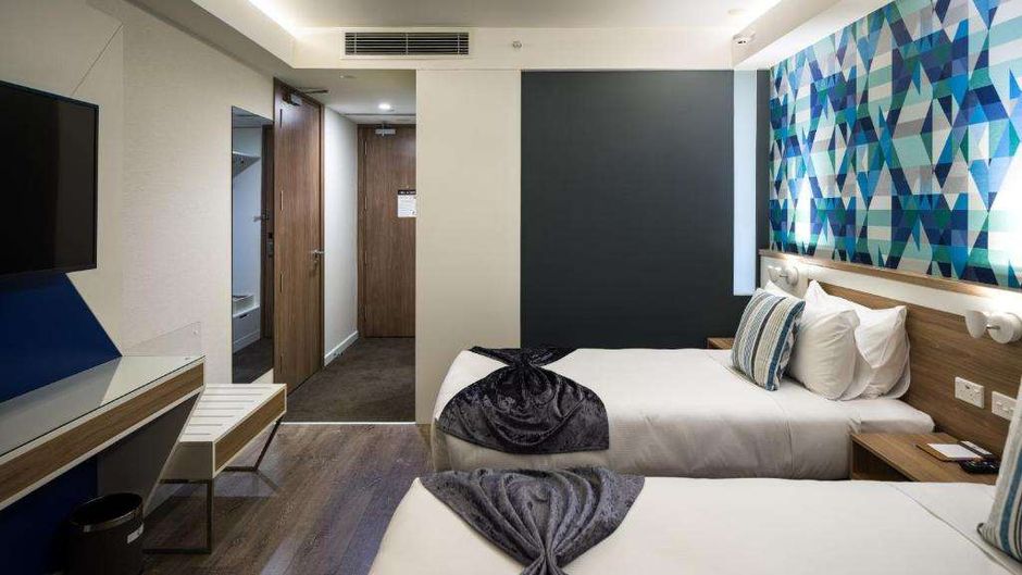 Carnmore Hotel Christchurch Room