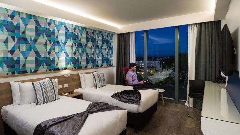 Carnmore Hotel Christchurch Room