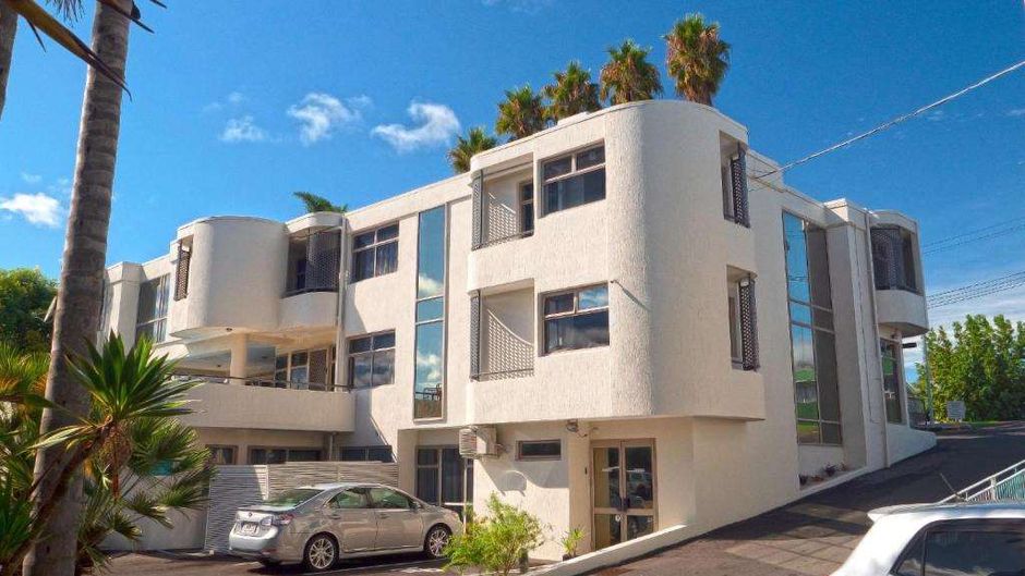 Carnmore Hotel Takapuna Exterior
