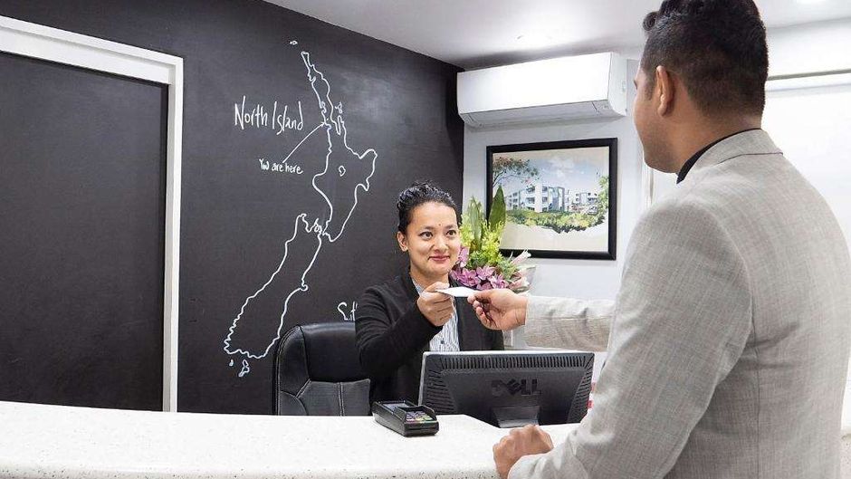 Carnmore Hotel Takapuna Lobby