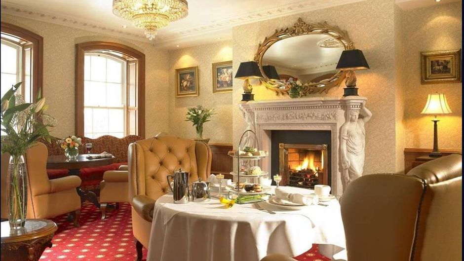 Bridge House Hotel Lobby