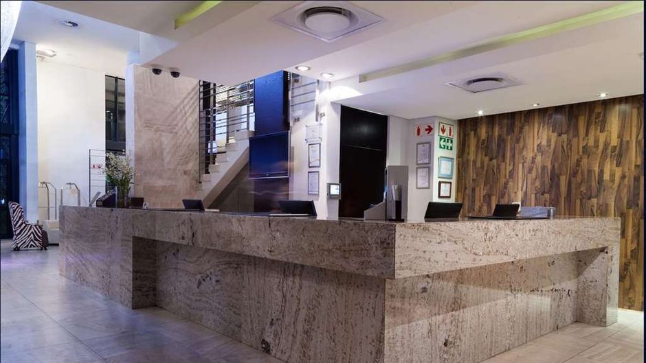Colosseum Luxury Hotel Lobby