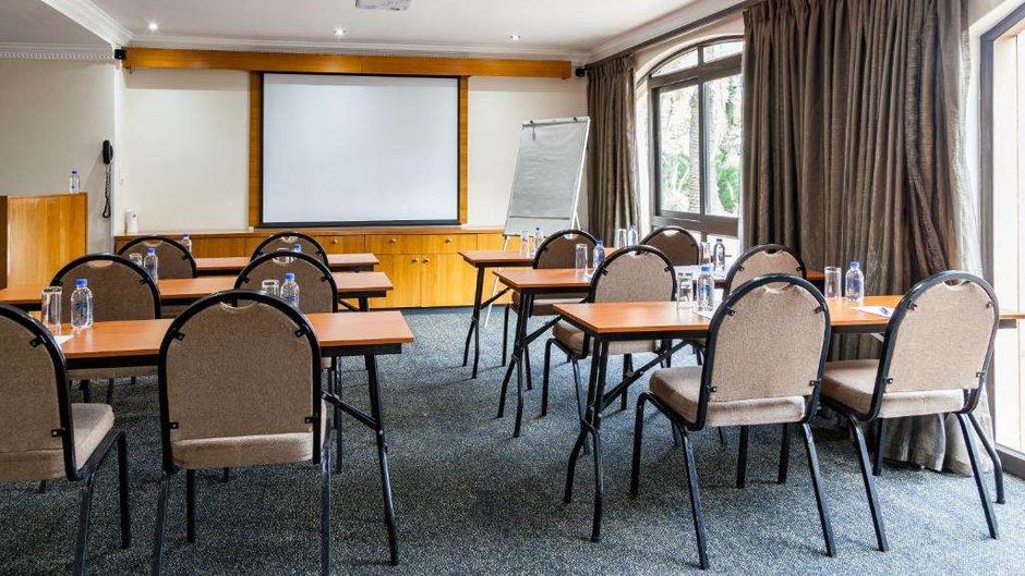 Island Club Hotel & Apartments Meeting