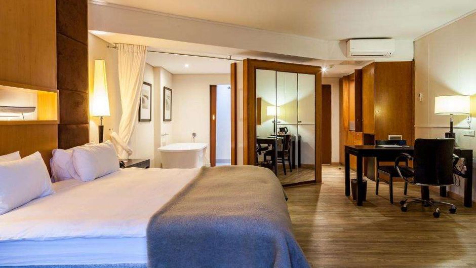 Island Club Hotel & Apartments Suite