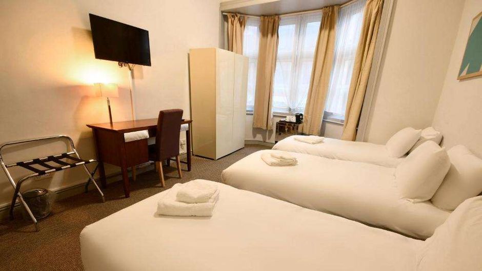 Royal Kettering Hotel Room