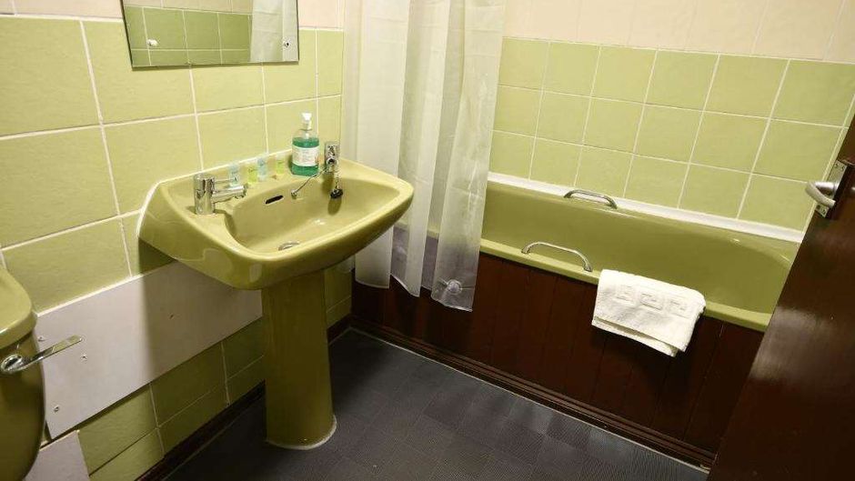 Royal Kettering Hotel Room