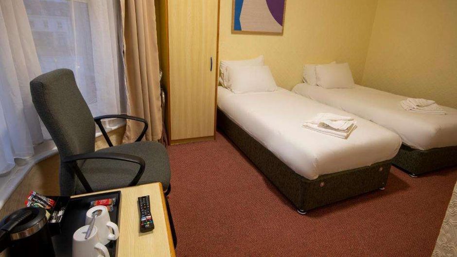 Royal Kettering Hotel Room