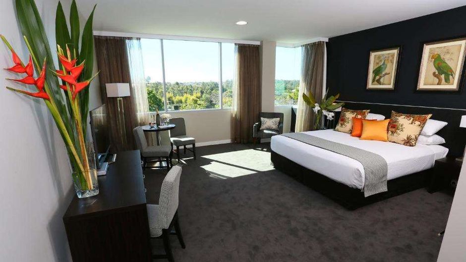 Springfield Lakes Hotel Room