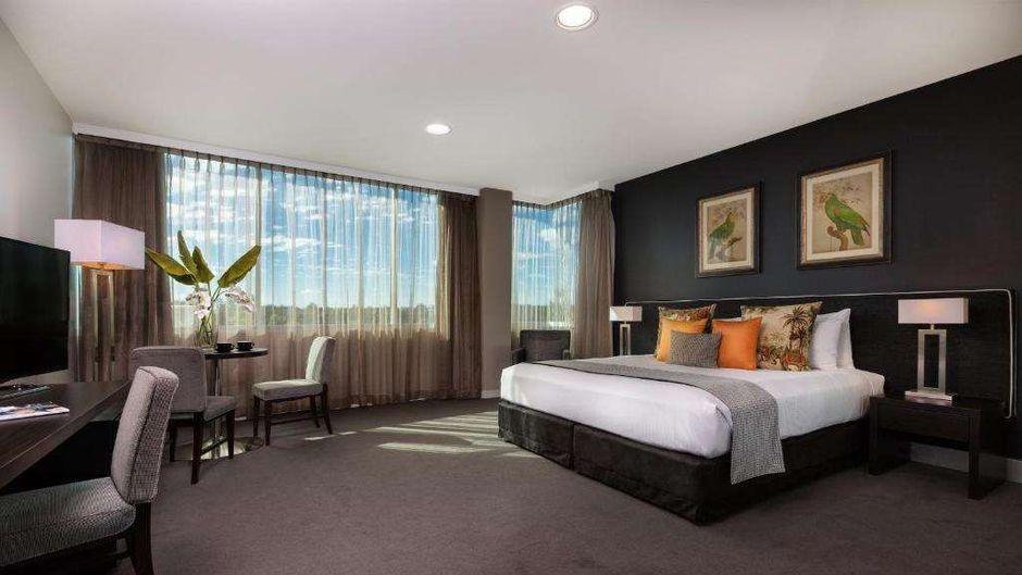 Springfield Lakes Hotel Room