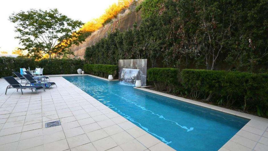 Springfield Lakes Hotel Pool