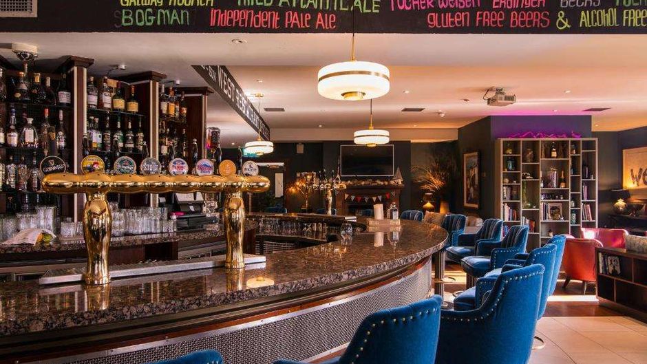 The Twelve Hotel Restaurant