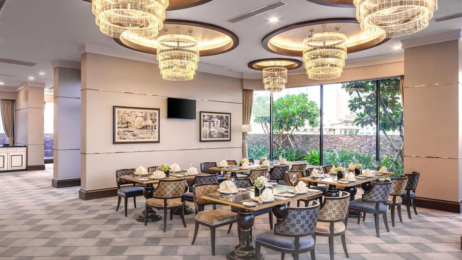Melia Vinpearl Nha Trang Empire Restaurant