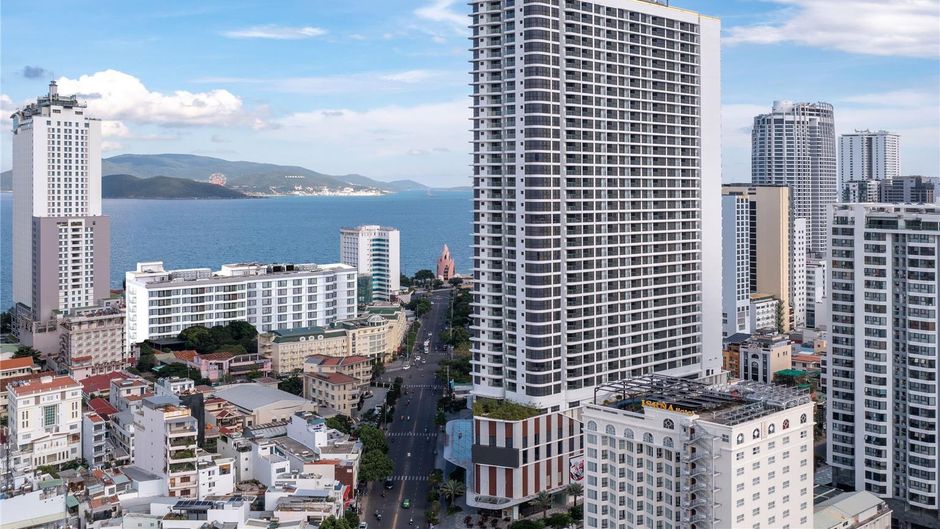 Melia Vinpearl Nha Trang Empire Exterior