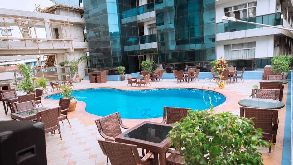 Peacock Hotel Pool