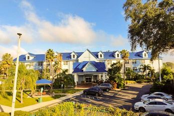 Seffner Inn & Suites