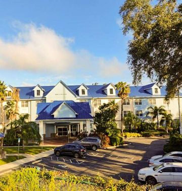 Seffner Inn & Suites