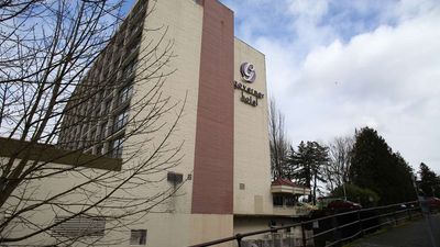 Red Lion Inn & Suites, Governor Hotel