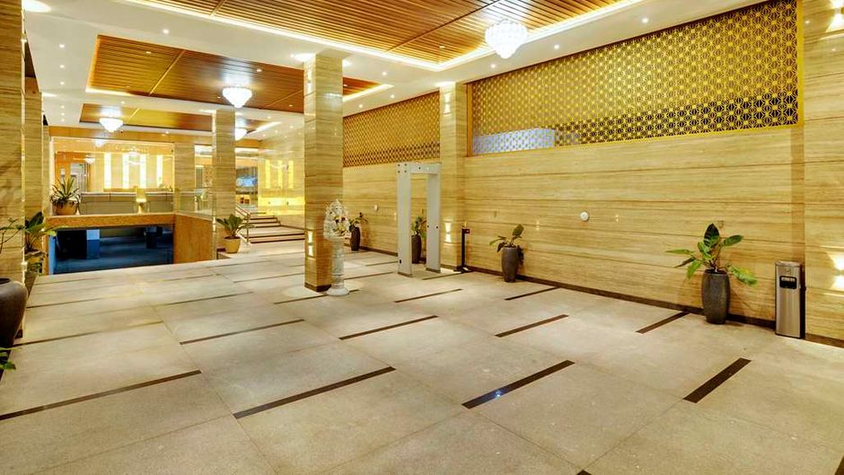Clarion Hotel Bangalore Lobby