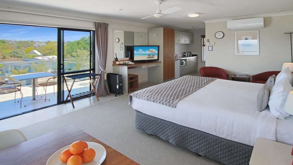 Whangaparaoa Lodge-Motel Room