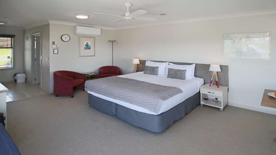Whangaparaoa Lodge-Motel Room