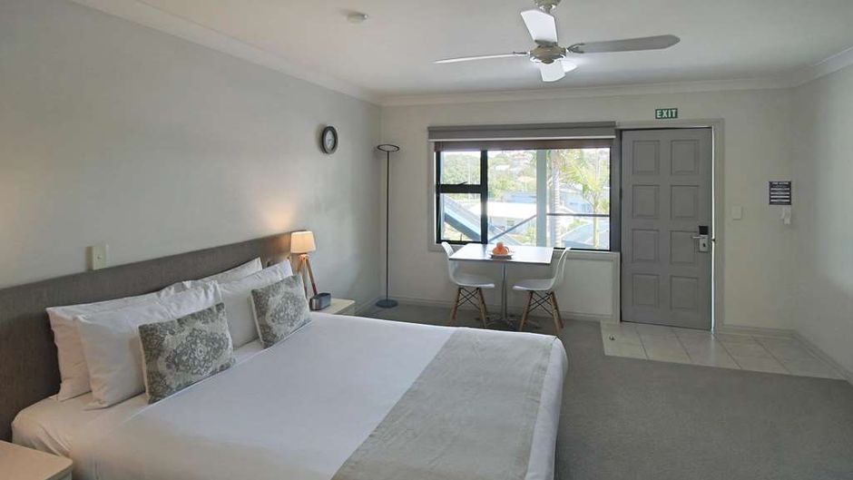 Whangaparaoa Lodge-Motel Room
