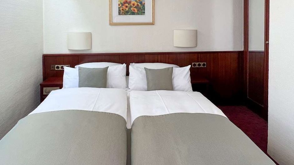 Centro Hotel Esplanade Room