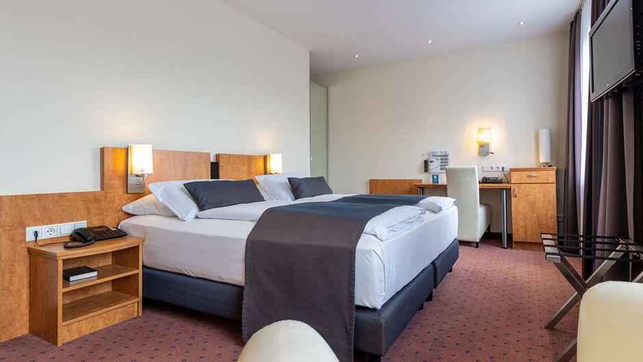 Centro Hotel Esplanade Room