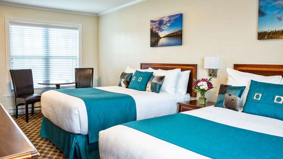 Royal Inn & Suites Room