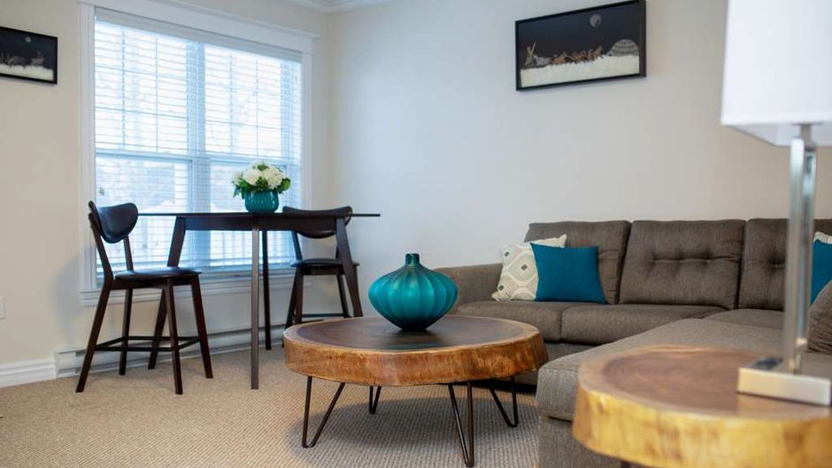 Royal Inn & Suites Suite