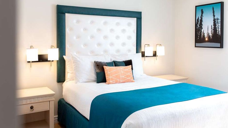 Royal Inn & Suites Room