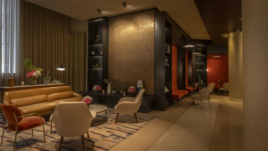 The Morrison Dublin, Curio by Hilton Lobby