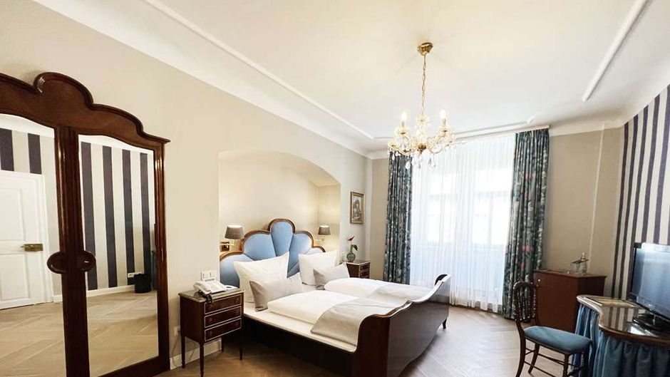 Hotel Eisenhut Room